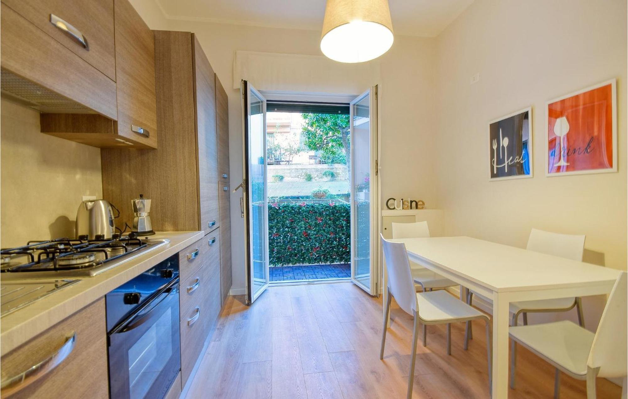 Gorgeous In With Kitchen Apartment *